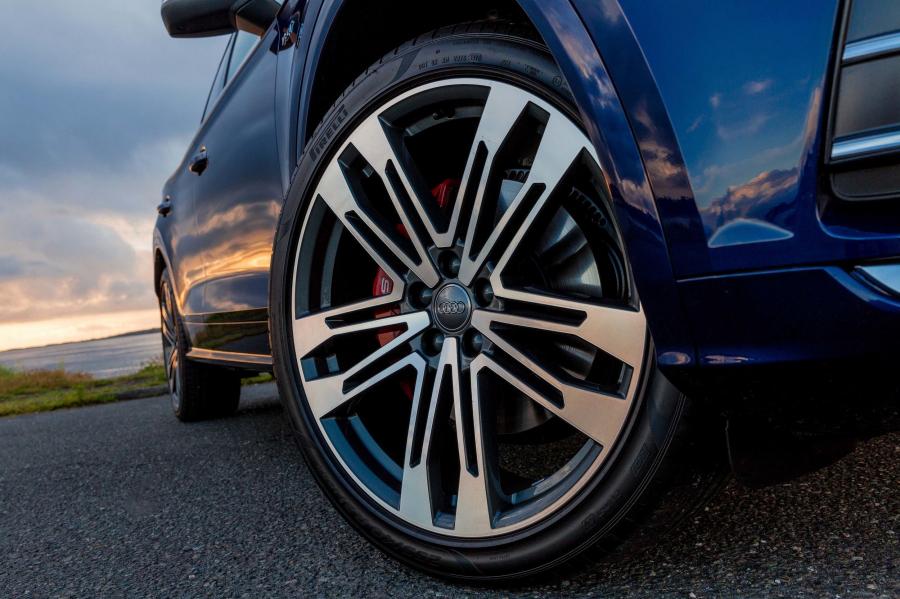 Колеса Audi SQ5 3.0 TFSI 2017 года  (NA) (фото 47 из 55)